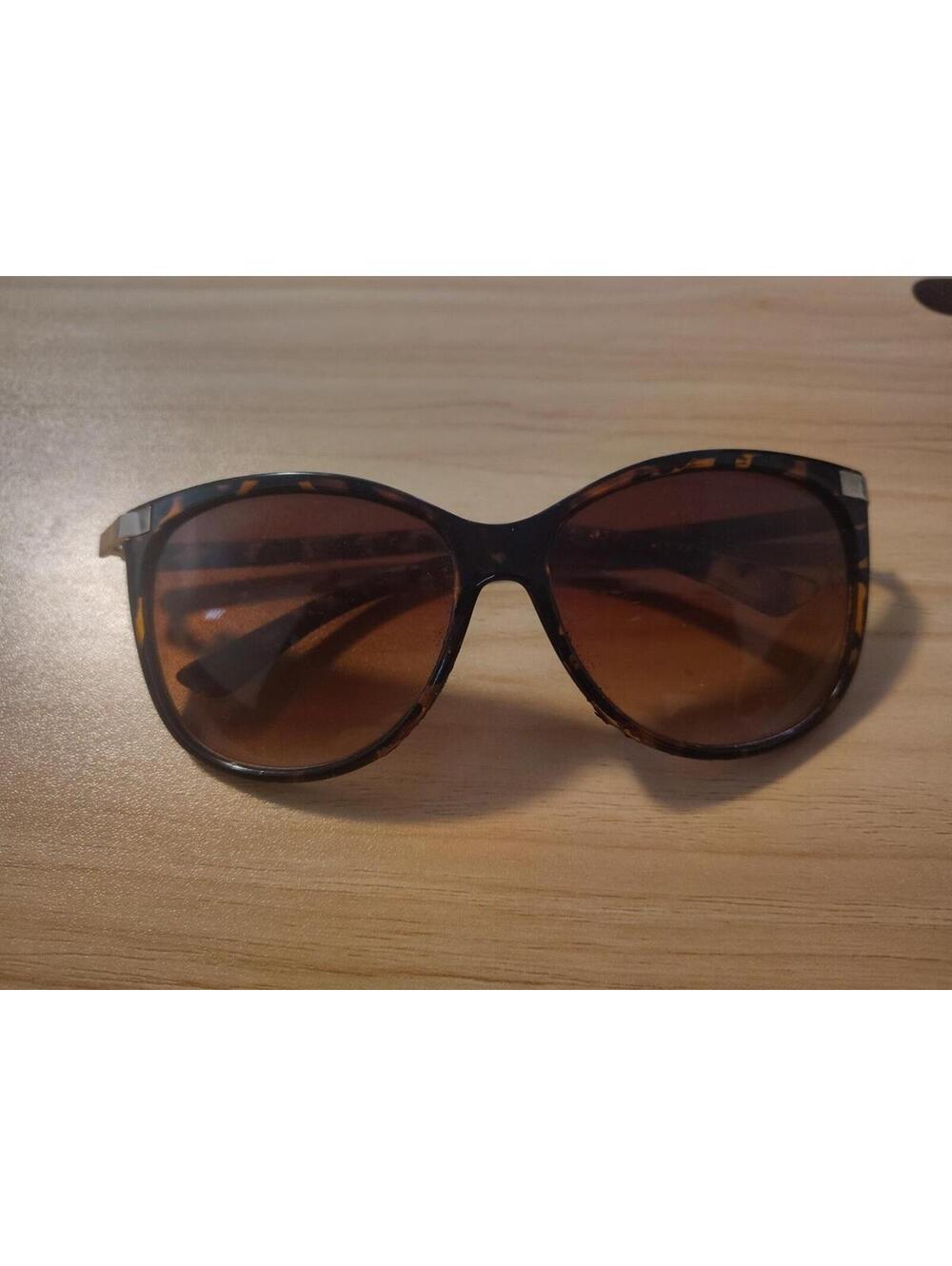 Oscar De La Renta Tortoise Sunglasses Poor